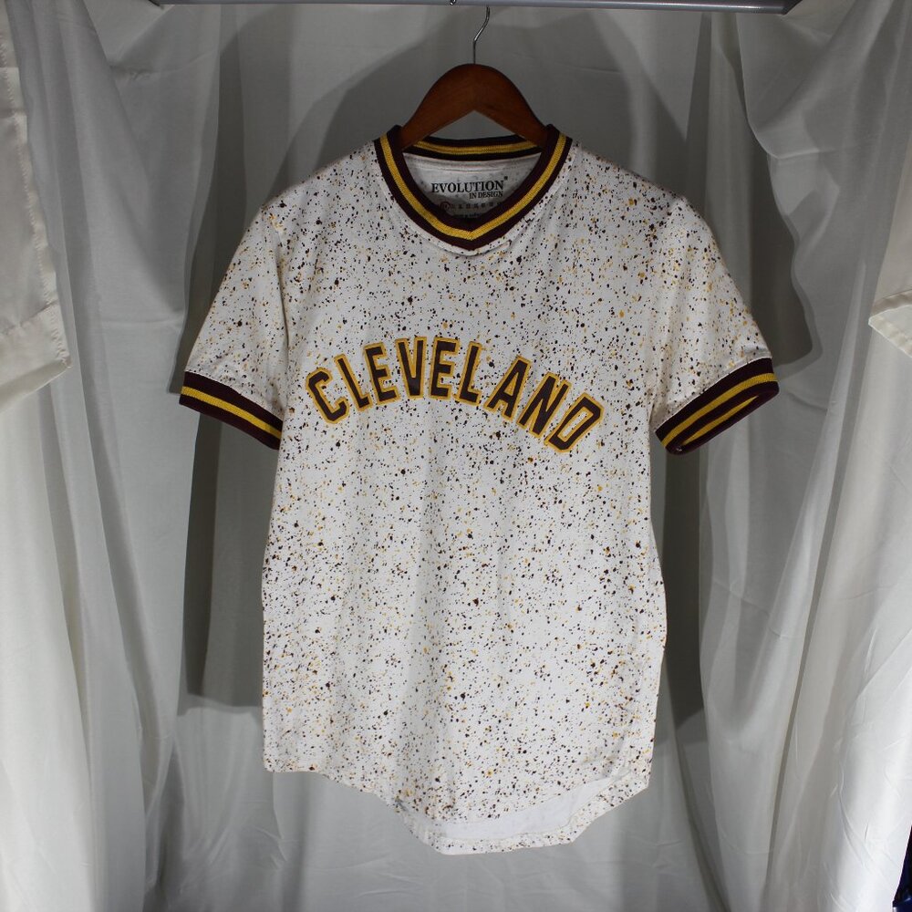 EVOLUTION Cleveland Cavaliers Lebron #23 Vintage Style T-Shirt - Size M
